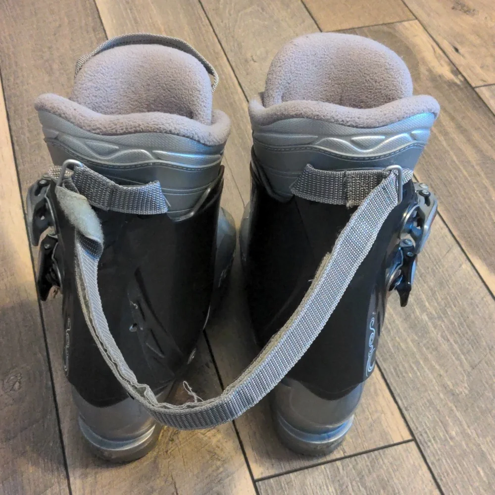 Nordica One 50 Women's Alpine Ski Boots Silver Black Mondo 25.5 Size 8.5